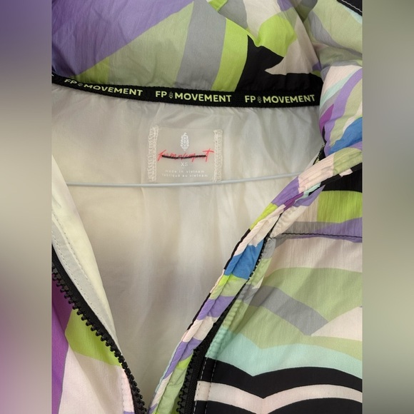 Host Pick Free People Movement Printed Puffer Vest - Size XS - Picture 9 of 16